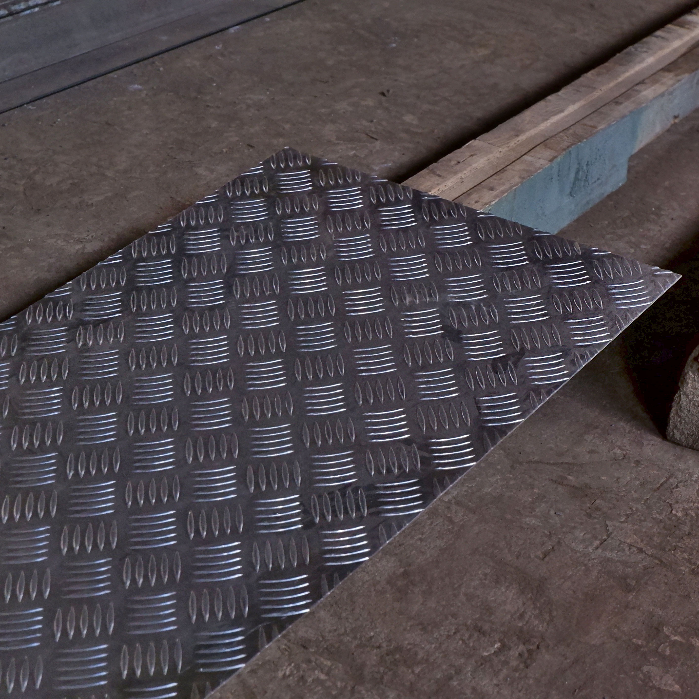 Лист алюминиевый рифленый